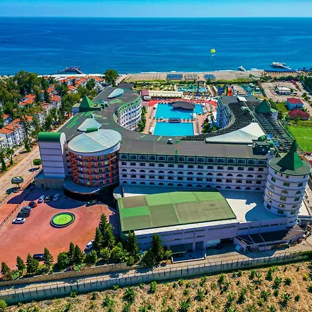Grand Cortez Halal Family Konaklı